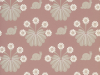 Burges Snail - Rosie is een behang van Little Greene met een donkerroze kleur afgewisseld met witte bloemen en beige slakjes