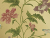 Little Greene bloemenbehang met grote roze en paarse bloemen China Rose - Emerald Lustre