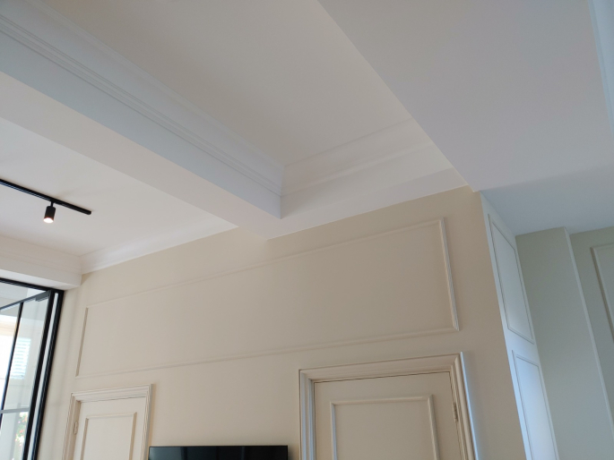 Orac kroonlijst CX106