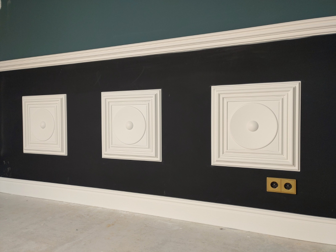 Orac wandpaneel W121 samen met wandpaneel W122 als lambrisering.