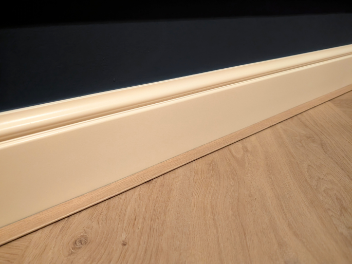 Orac vloerplint SX173