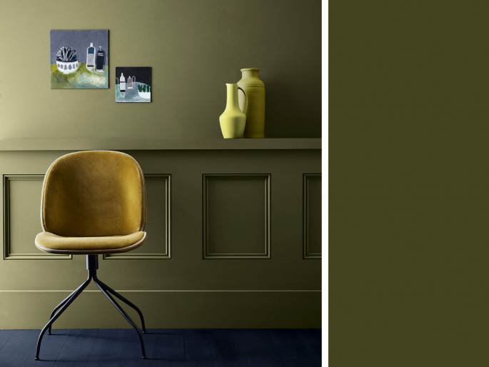 Little Greene - Olive Colour 72 op de wand en lambrisering